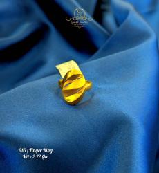 Timeless Glossy 22k Gold Ring
