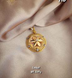 Elegant Gold Flower Locket