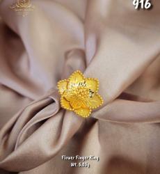 916 Hallmark Flower-Shaped Finger Ring