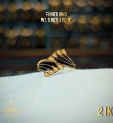 Elegant Gold Leaf Finger Ring for Women