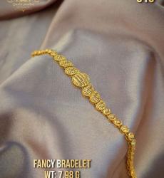 Attractive 22k Hallmark Gold Bracelet