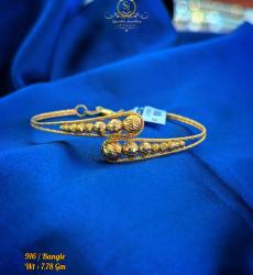 Trendy Classic 22k Gold Bangle