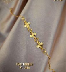 916 Gold Fancy Floral Charm Bracelet