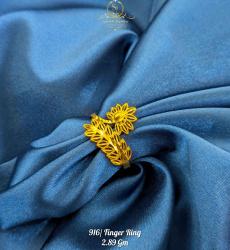 Fancy Leaf 22k Gold Finger Ring