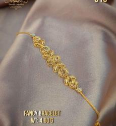 Decorative Flower Lined 22k Gold Bracelet